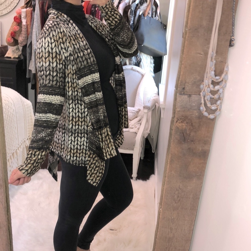 Aryeh size small boho sweater knit cardigan